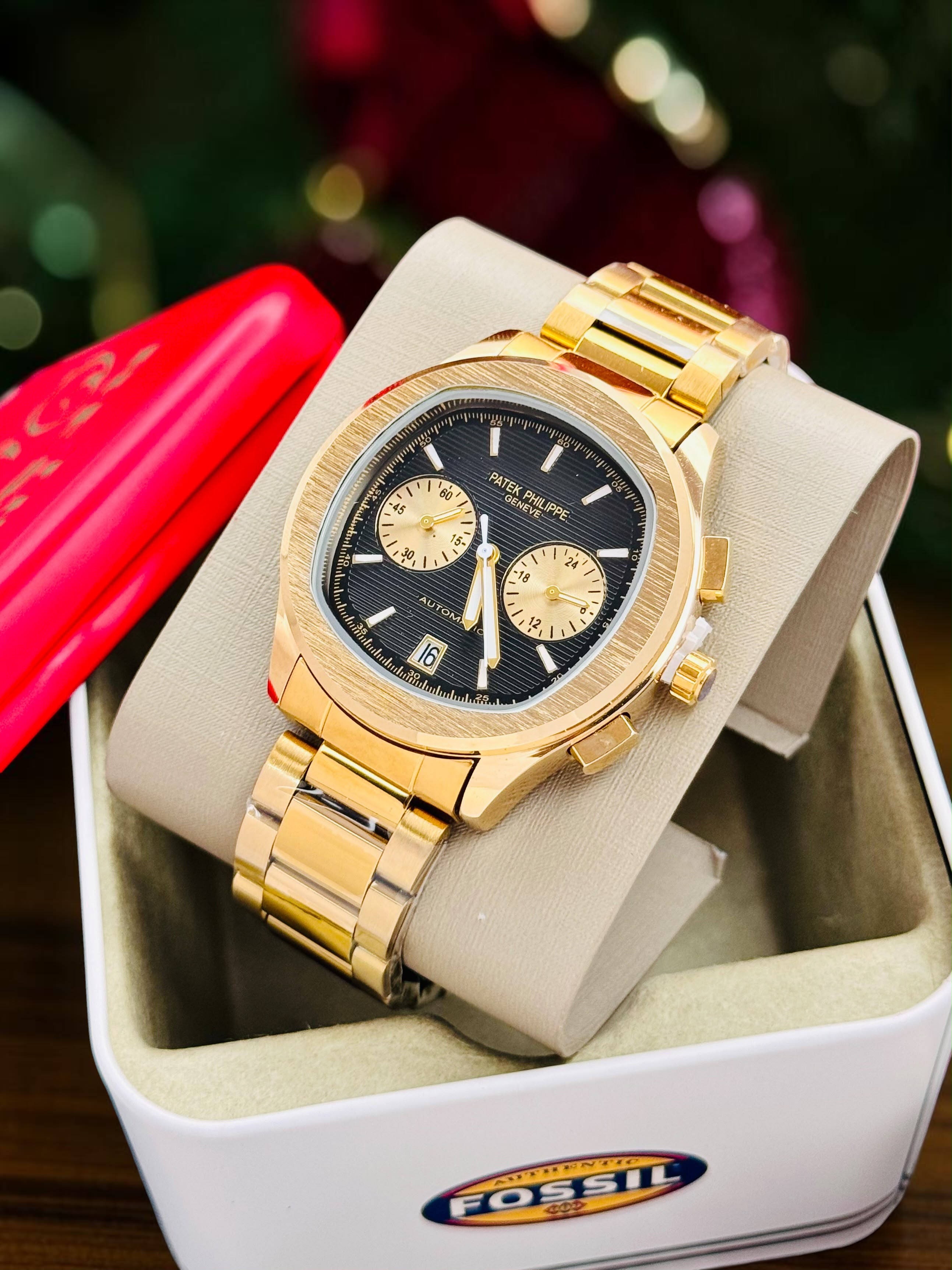 Luxury Gold Tone Automatic Style Men's Watch with Date Display