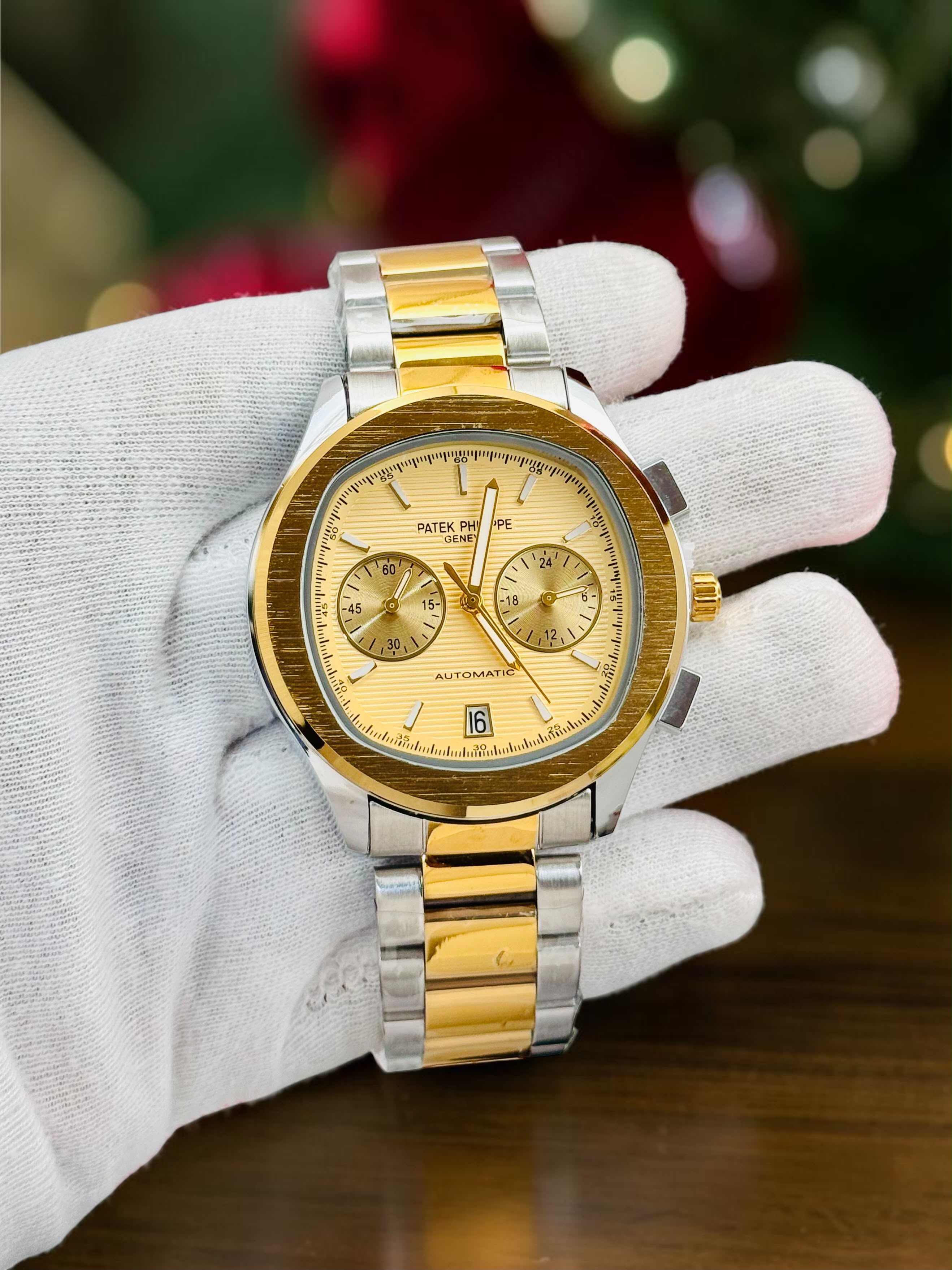 Luxury Gold Tone Automatic Style Men's Watch with Date Display