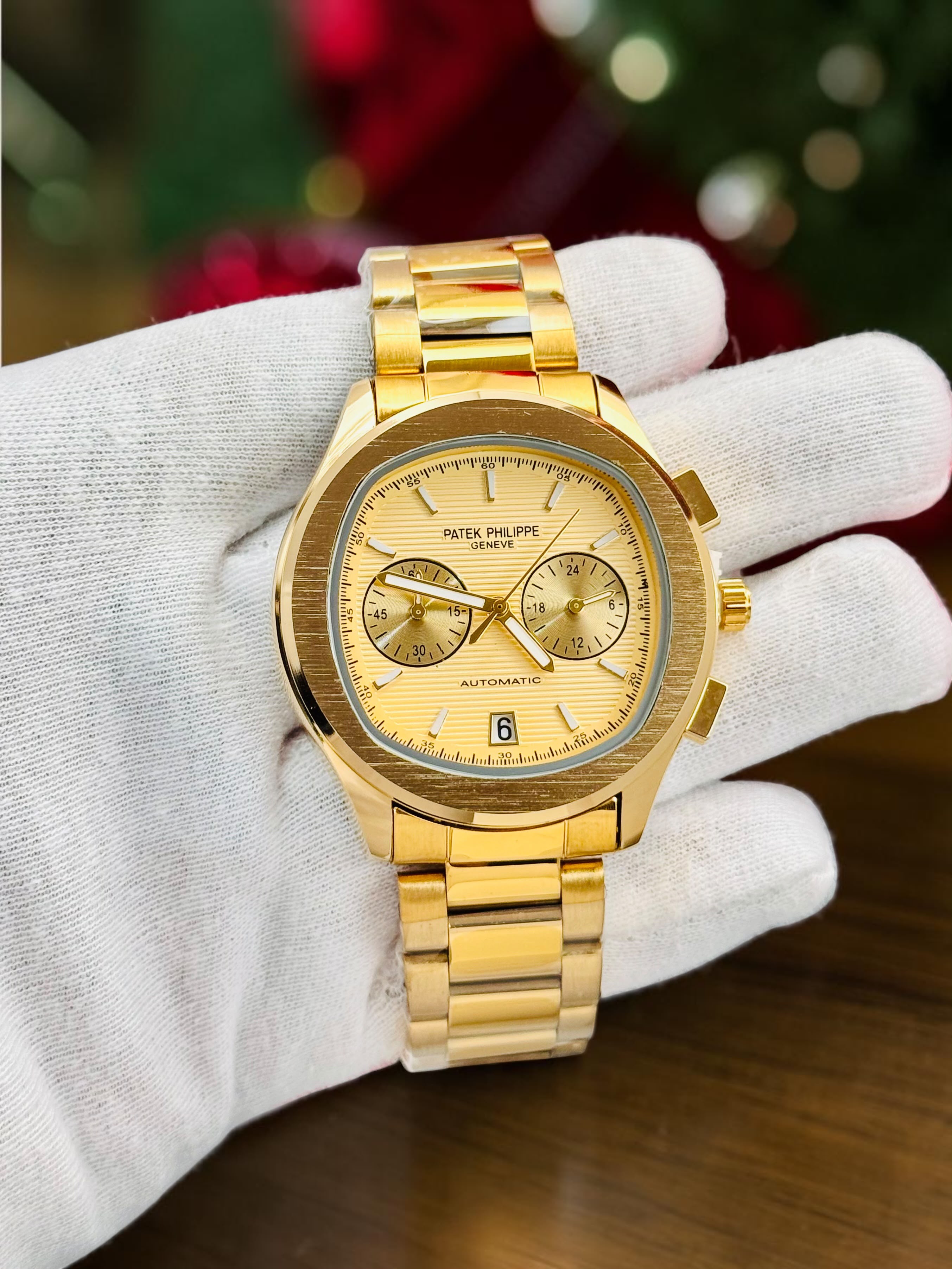 Luxury Gold Tone Automatic Style Men's Watch with Date Display