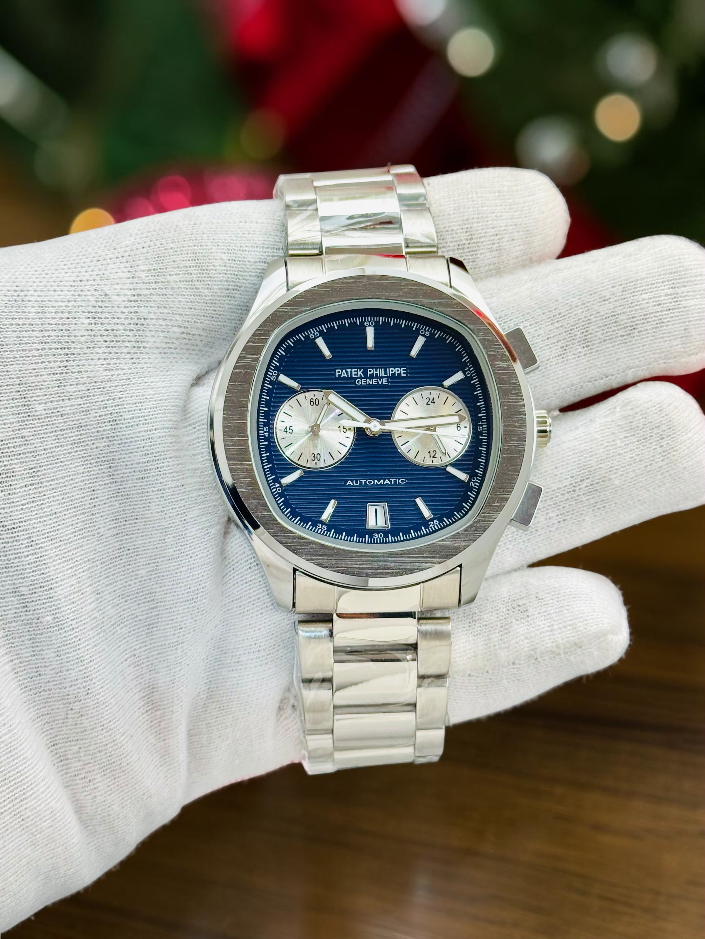 Luxury Gold Tone Automatic Style Men's Watch with Date Display