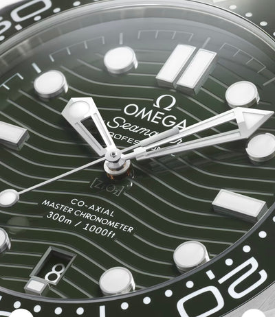 OMEGA Seamaster Diver 300M 42mm – Green Ceramic Dial & Bezel, Stainless Steel Bracelet