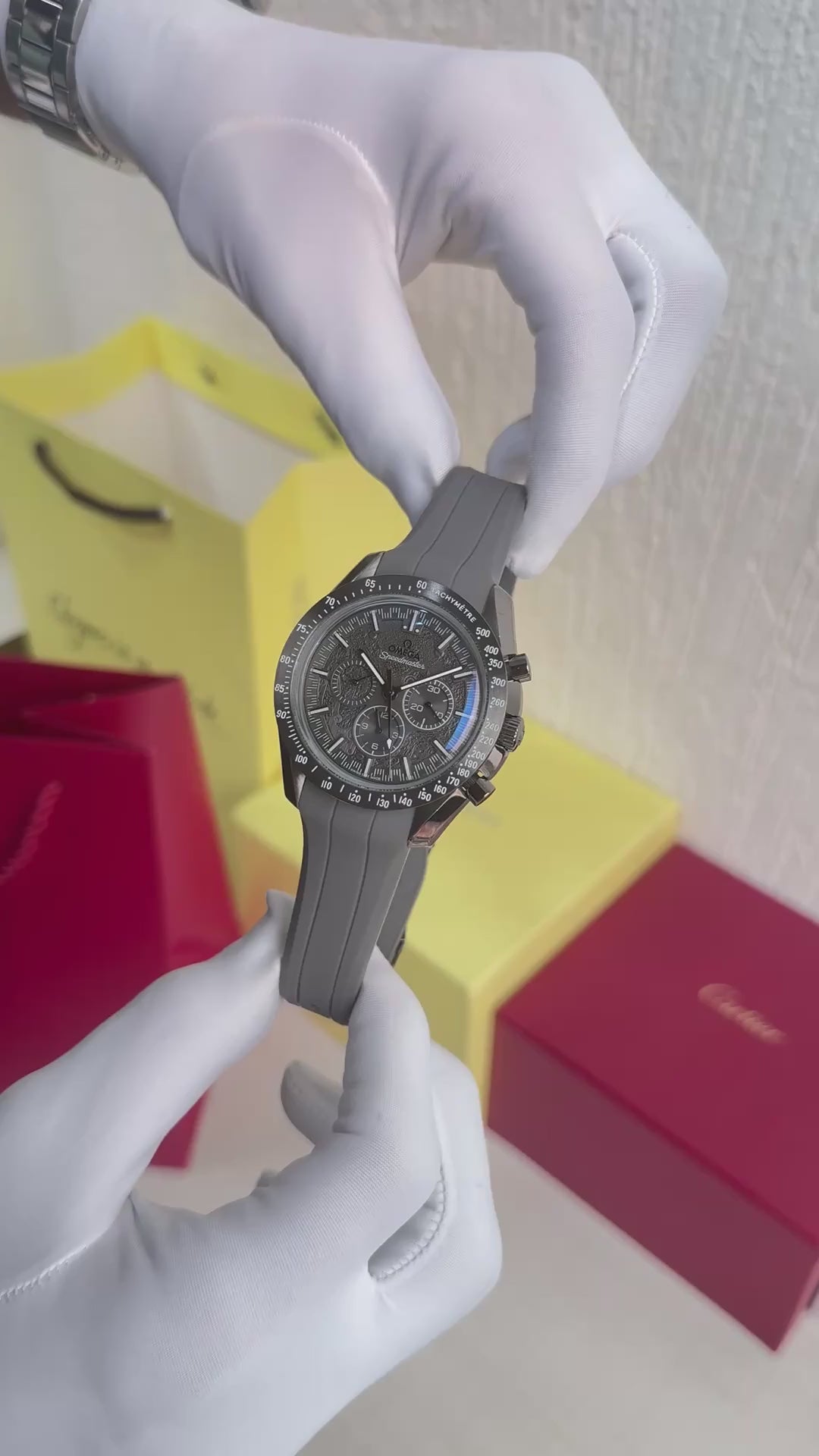 OME-GA SPEEDMASTER DARK SIDE OF THE MOON LINEUP “GREY SIDE OF THE MOON”